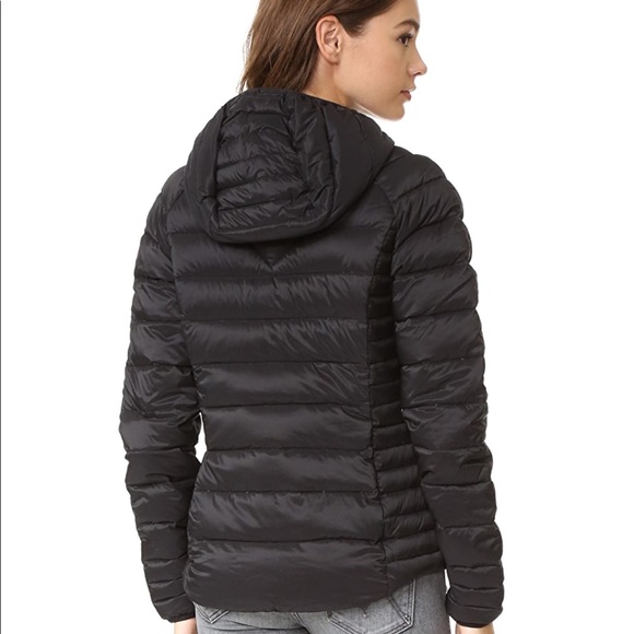 Brand new - Authentic Canada Goose jacket -Size XS - Picture 3 of 6